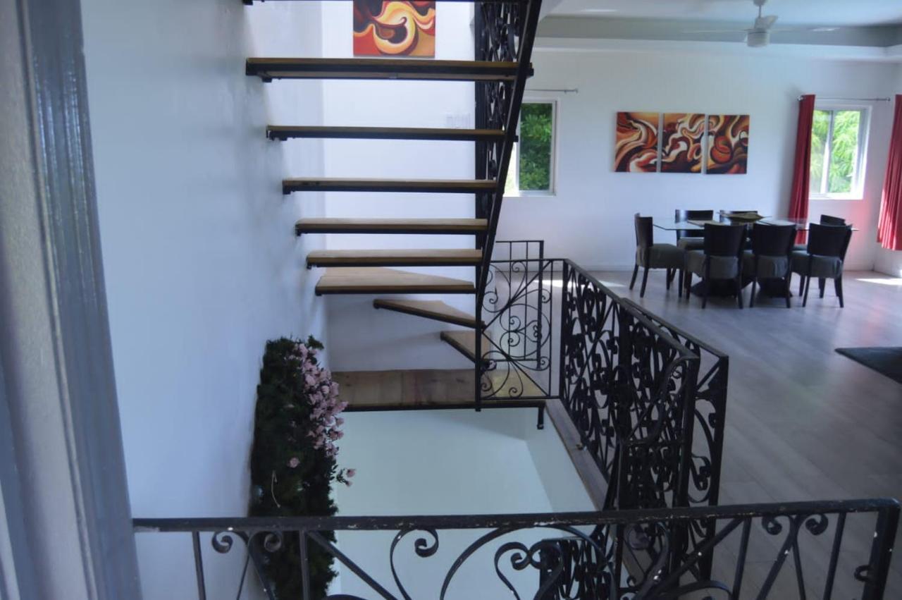 أوشو ريوس Villa Dianna - Entire Villa, Roof Terrace, Pool, Garden, Sea Views Near Dunn'S River المظهر الخارجي الصورة